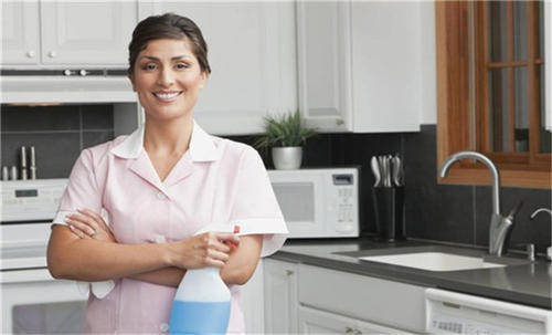 三心家政丨2020年家政行業(yè)市場規(guī)模超8782億元 家政服務(wù)行業(yè)大有可為